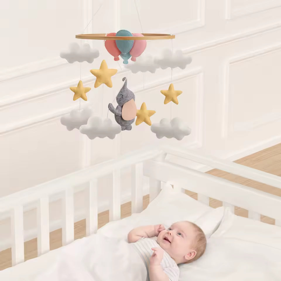 mobile lit bébé fille